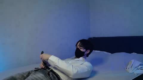 Snapshot of silinti chatting on 15, 12, 2025 Silinti online show from 15, 12, 2025