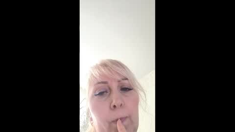 Snapshot of silkblondevip22 chatting on 24, 4, 2026 silkblondevip22 online show from 24, 4, 2026