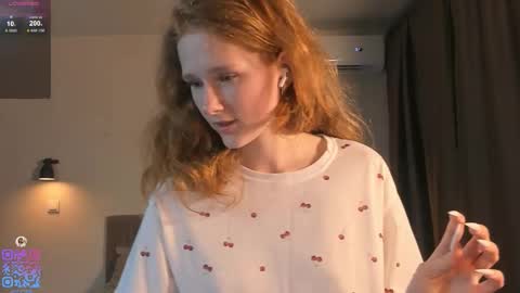 Snapshot of silkencrave chatting on 17, 10, 2025 Call me Mia online show from 17, 10, 2025