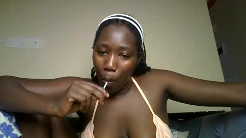 Snapshot of silky_aura chatting on 8, 6, 2026 Memoo online show from 8, 6, 2026