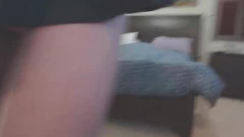 Snapshot of silkylvr chatting on 21, 12, 2025 Silkylvr Crossdresser online show from 21, 12, 2025