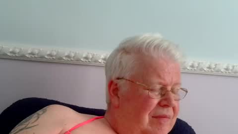 Snapshot of silverfoxpauly chatting on 26, 5, 2026 silverfoxpauly online show from 26, 5, 2026