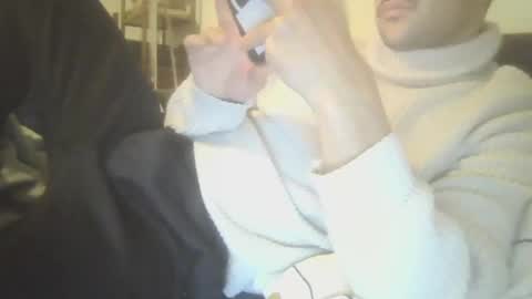 Snapshot of simml98 chatting on 16, 12, 2024 Sam online show from 16, 12, 2024