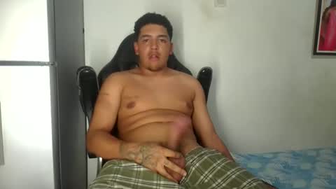 Snapshot of simon222_hot chatting on 28, 2, 2026 simonxxl online show from 28, 2, 2026