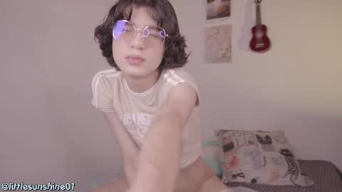 Snapshot of simon_bane01 chatting on 4, 2, 2025 Little Sunshine online show from 4, 2, 2025