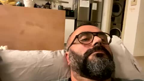 Snapshot of simon_bb chatting on 18, 12, 2025 Si online show from 18, 12, 2025