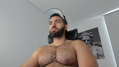 Snapshot of simon_leon01 chatting on 18, 4, 2026 simon_leon01 online show from 18, 4, 2026