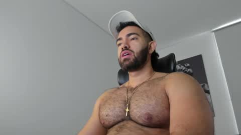 Snapshot of simon_leon01 chatting on 28, 4, 2026 simon_leon01 online show from 28, 4, 2026