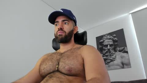 Snapshot of simon_leon01 chatting on 18, 5, 2026 simon_leon01 online show from 18, 5, 2026
