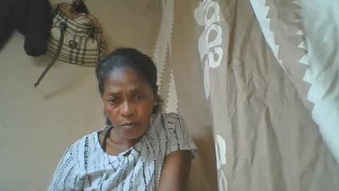 Snapshot of simonettee chatting on 2, 11, 2025 simonettee online show from 2, 11, 2025