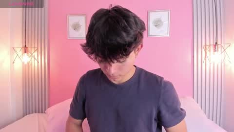 Snapshot of simonlambert__ chatting on 13, 12, 2024 Simon online show from 13, 12, 2024