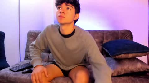 Snapshot of simonlambert__ chatting on 24, 12, 2024 Simon online show from 24, 12, 2024