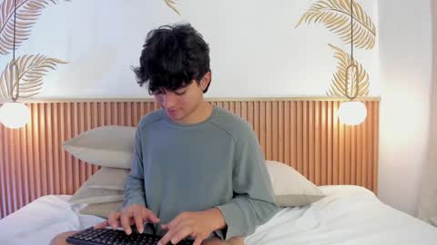 Snapshot of simonlambert__ chatting on 3, 1, 2025 Simon online show from 3, 1, 2025