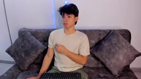 Snapshot of simonlambert__ chatting on 11, 2, 2025 Simon online show from 11, 2, 2025