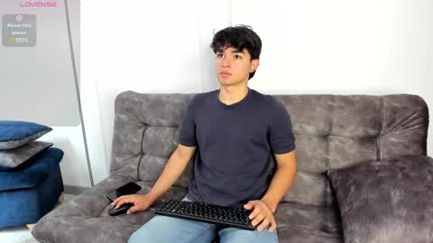 Snapshot of simonlambert__ chatting on 13, 2, 2025 Simon online show from 13, 2, 2025