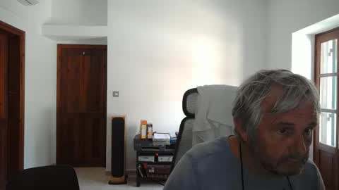 Snapshot of simonthenudist chatting on 7, 4, 2026 Simon online show from 7, 4, 2026