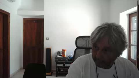 Snapshot of simonthenudist chatting on 17, 4, 2026 Simon online show from 17, 4, 2026