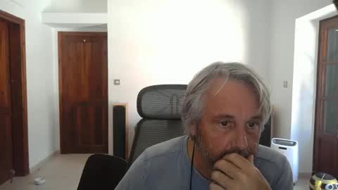Snapshot of simonthenudist chatting on 9, 5, 2026 Simon online show from 9, 5, 2026