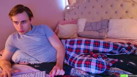 Snapshot of simonwarner chatting on 25, 6, 2026 Simon online show from 25, 6, 2026