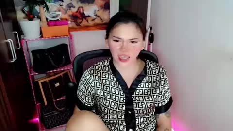 Snapshot of simplepinayx chatting on 7, 4, 2026 call me nath online show from 7, 4, 2026