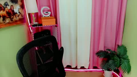 Snapshot of simplepinayx chatting on 4, 7, 2026 call me nath online show from 4, 7, 2026
