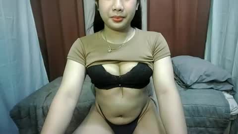 Snapshot of simply_francine chatting on 6, 4, 2026 simply francine online show from 6, 4, 2026