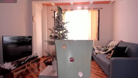 Snapshot of simply_zoe___ chatting on 15, 12, 2025 zoe online show from 15, 12, 2025