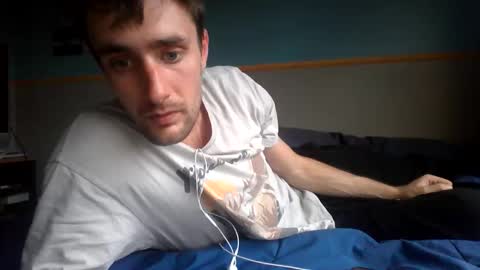 Snapshot of simplytoobored chatting on 10, 4, 2026 simplytoobored online show from 10, 4, 2026