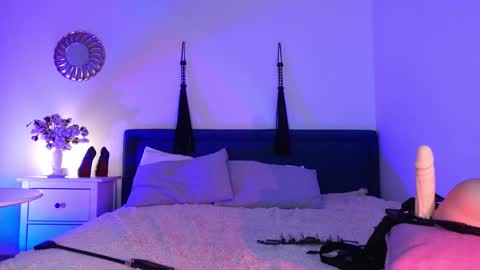 Snapshot of sindeleros chatting on 8, 2, 2025 Ms. Sindel online show from 8, 2, 2025
