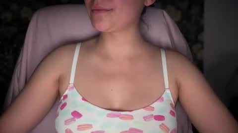 Snapshot of sindrastone chatting on 23, 11, 2025 Sindra online show from 23, 11, 2025