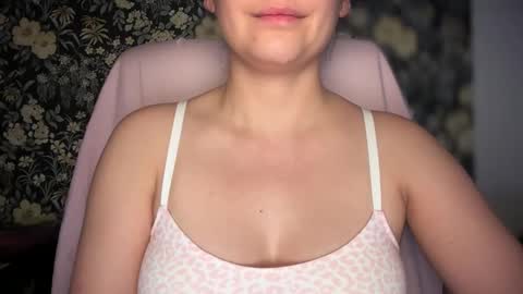 Snapshot of sindrastone chatting on 3, 12, 2025 Sindra online show from 3, 12, 2025