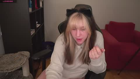 Snapshot of sinforyou_ chatting on 23, 3, 2026 wwoooooooooooof online show from 23, 3, 2026