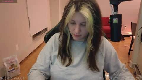 Snapshot of sinforyou_ chatting on 26, 4, 2026 wwoooooooooooof online show from 26, 4, 2026