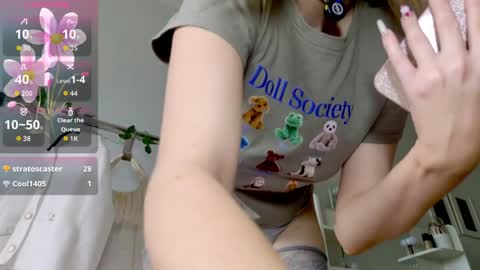 Snapshot of sinful_kittyy chatting on 11, 5, 2026 Kate online show from 11, 5, 2026
