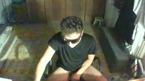 Snapshot of sinvi1915 chatting on 14, 10, 2025 sinvi1915 online show from 14, 10, 2025