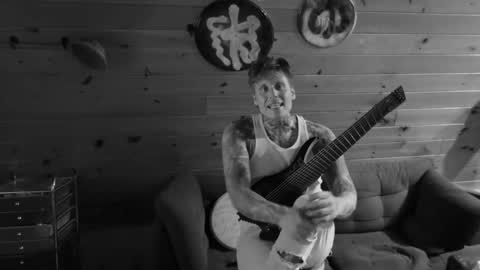 Snapshot of siphonophorstrings chatting on 25, 10, 2025 Dustbunnyfoofoo online show from 25, 10, 2025