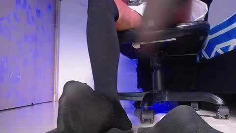 Snapshot of sir_kev66 chatting on 15, 11, 2025 only foot worshipers here online show from 15, 11, 2025