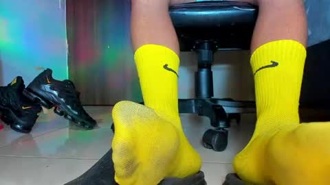 Snapshot of sir_kev66 chatting on 22, 4, 2026 only foot worshipers here online show from 22, 4, 2026