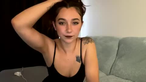 Snapshot of sirachaaaaaa chatting on 21, 7, 2026 SRIRACHAAAA online show from 21, 7, 2026