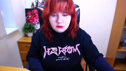 Snapshot of siren_dahlia_ chatting on 21, 10, 2025 Mina online show from 21, 10, 2025
