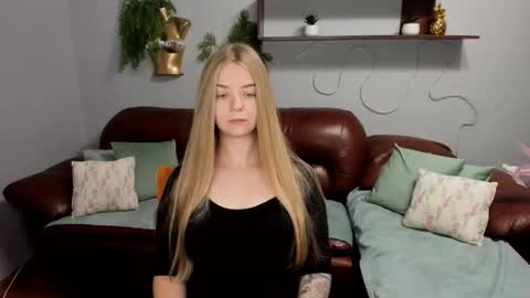 SirenaBloom online show from 11, 9, 2025