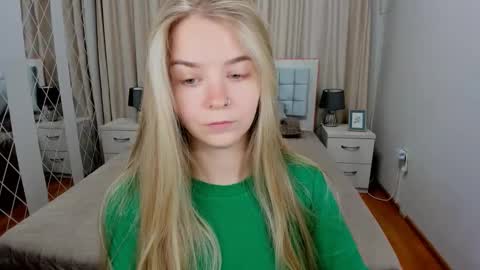 SirenaBloom online show from 9, 10, 2025