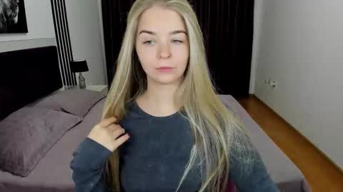 SirenaBloom online show from 27, 10, 2025