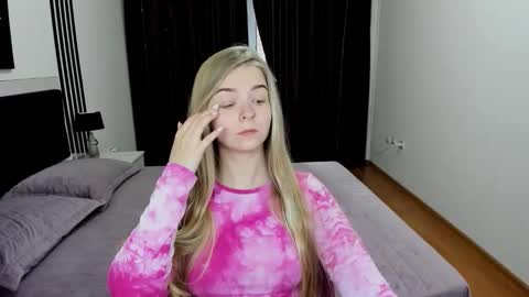 SirenaBloom online show from 18, 11, 2025