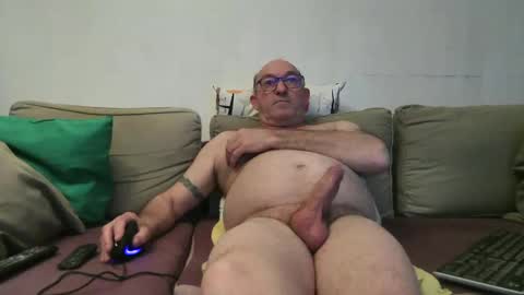 Snapshot of sirhc4 chatting on 23, 3, 2026 sirhc4 online show from 23, 3, 2026