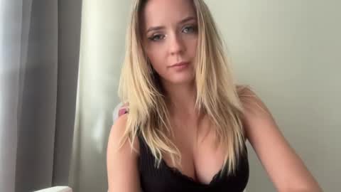 Sisi Bunny online show from 21, 7, 2026