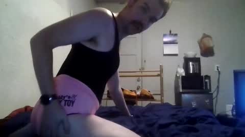 Snapshot of sissiebeard chatting on 3, 11, 2025 sissiebeard online show from 3, 11, 2025