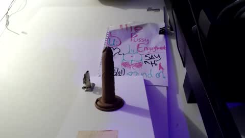 Snapshot of sissyboilooking chatting on 2, 5, 2026 RESPONDS WELL TO ... online show from 2, 5, 2026