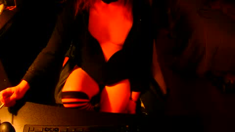 Snapshot of sissyred2314 chatting on 20, 10, 2025 red online show from 20, 10, 2025