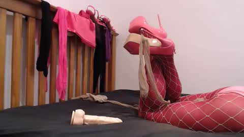 Snapshot of sissysubwhore chatting on 26, 11, 2025 Lotty online show from 26, 11, 2025